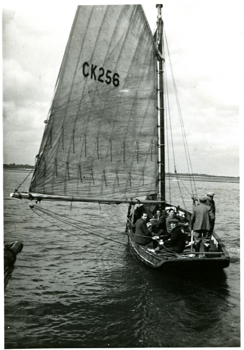  The West Mersea smack HYACINTH CK256 before the start of the 1948 West Mersea Town Regatta smack race. She was the last Mersea smack to remain without an engine and was owned by L. French. HYACINTH was the winner.

HYACINTH was built by Aldous, Brightlingsea, 1900. 
Cat1 Mersea-->Regatta Cat2 Smacks and Bawleys