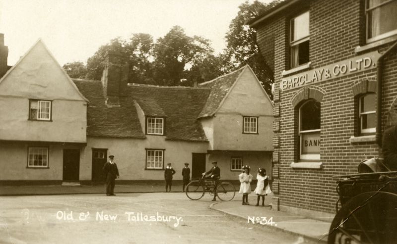  Old and New Tollesbury. Postcard No.34 mailed 2 August 1918.

Barclay & Co. Bank on the corner of North Road and West Street. 
Cat1 Tollesbury-->Road Scenes
