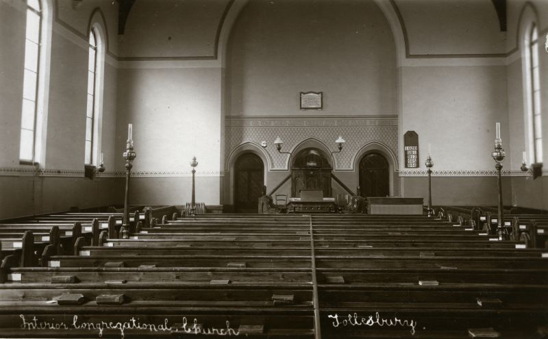  Tollesbury Congregational Church. Interior. Postcard dated 10 August 1915 which says notice the harmonium and oil lamps. 
Cat1 Tollesbury-->Buildings