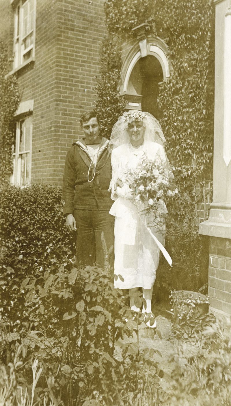  Mr and Mrs Charlie Minter.

19 June 1919 Maria Maud Hewes married Charles Elvin Minter. 
Cat1 Families-->Hewes