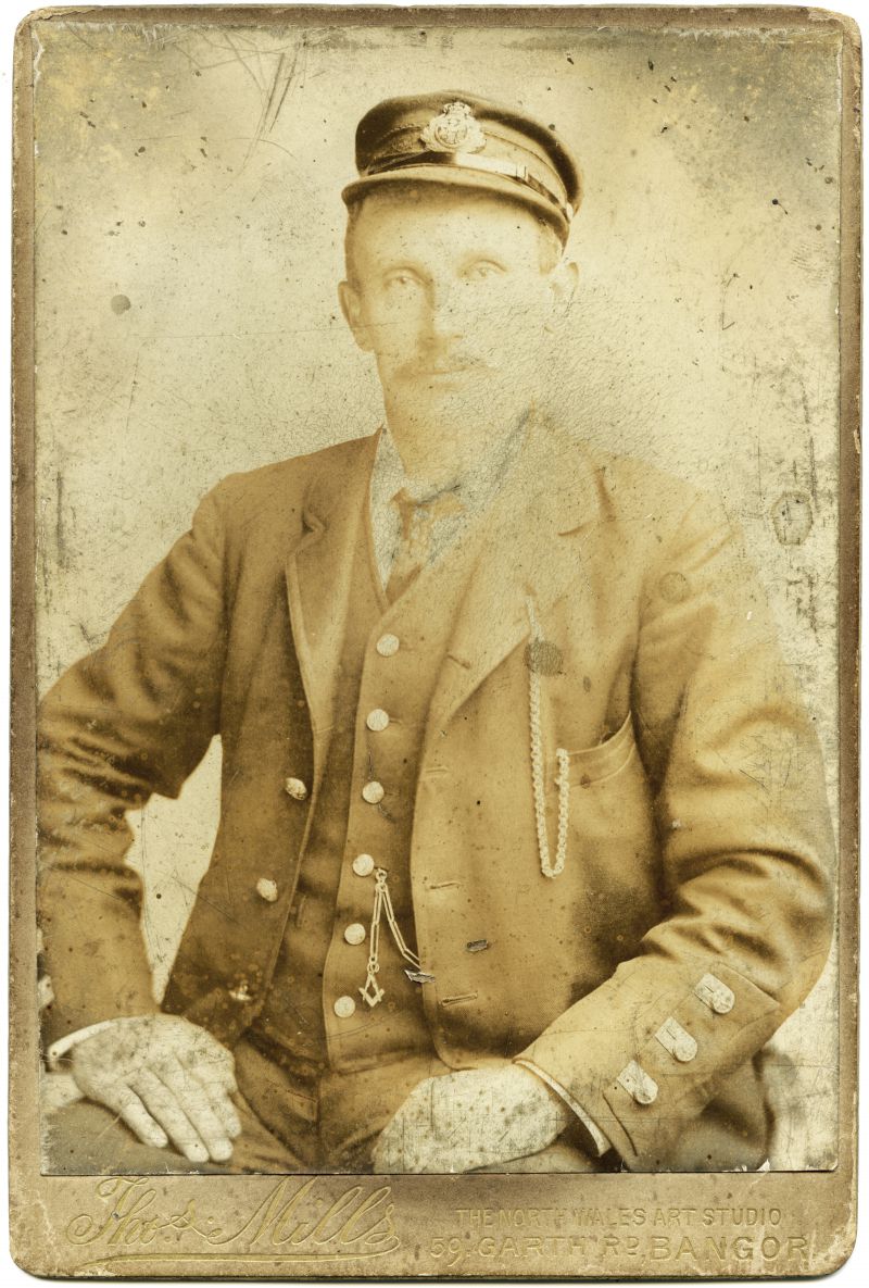  Captain William Frost, Albany Villa, Tollesbury.

Photograph by Thos. Mills, North Wales Art Studio, 59 Garth Road Bangor. 
Cat1 Tollesbury-->People