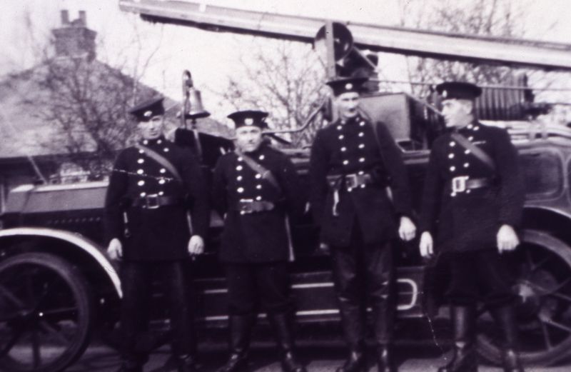  Fire Brigade c1939 in Melrose Road (back of Chatters). Gordon Mussett, Herbert Burgess, Edgar Jopson, Ernie Dixon. 
Cat1 Mersea-->Fire Brigade