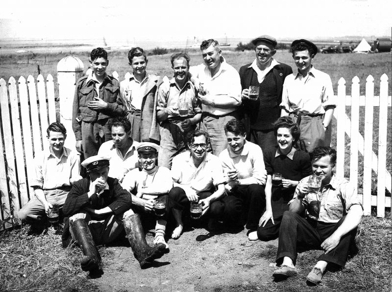 Dabchicks at Bradwell. West Mersea Dabchicks at the Green Man 1948 L-R Top Row Sid Sherwood, Billy Johnson, Joe Hewes, Leo M-S, Reg Hempstead, Peter Mason L-R Front Row Whybrow, Kenny Hewes, Harold Cutts, Snowball Hewes, Claude Green, John Milgate, Fay Michell, Ron Michell. 
Cat1 People-->Other Cat2 Places-->Bradwell Cat4 Dabchicks