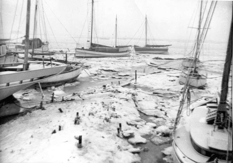  Ice in the hard winter 1962 - 1963. PORT ERROLL, BOADICEA, VERA.

PORT ERROLL Official No. 161504, built Blackwell 1904, converted RNLI lifeboat, owner E. Potters Digby, registered Colchester [LRY 1935].

Ex RNLI No. 523 JOHN FORTUNE, sold 1923. Became PORT ERROL [sic], GOOD FORTUNE [From 'Ex Lifeboats of the RNLI' by Tony Denton, 1993] 
Cat1 Weather Cat2 Mersea-->Old City & the Hard Cat3 Yachts and yachting-->Sail-->Larger