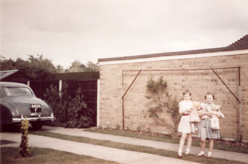  Ann Ward and Wigs. Wigs was a friend from Fitzwalter Road near Alton Drive in Colchester. Her name was Francis, father worked at Parkeston Quay. 4428F. 
Cat1 Families-->Pullen