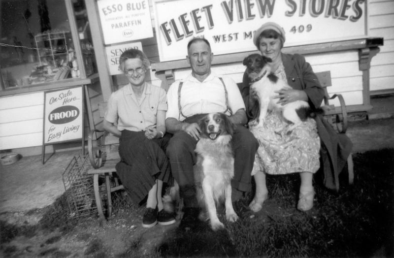 Click to Slide Show


 Outside Fleet View Stores. L-R Janice Tucker, Alf Parish, Mrs Howland 
Cat1 People-->Other Cat2 Mersea-->Old City & the Hard Cat3 Mersea-->Coast Road