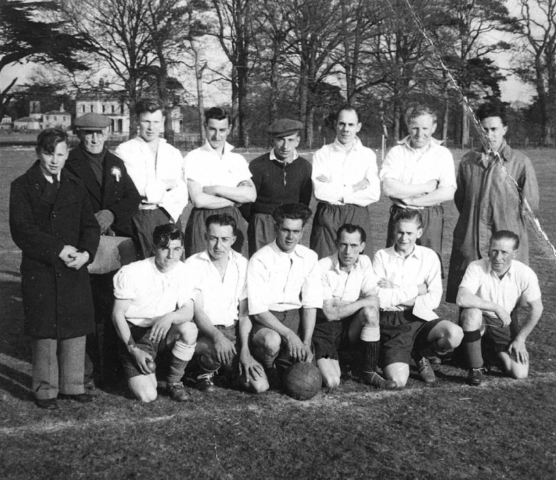 Click to Slide Show


 Peldon Football Club taken at Birch in the early '50s. Three Polish players were living in the Hostel, Wigborough Road, that had housed POWs and the Women's Land Army during its history.

Standing L-R D. Coats, W. Pooke, W. Wopling, R. Purtell, Polish, W. Hedger, P. Miller, W. Fletcher

Kneeling A. Green, R. Hall, P. Wopling, Polish, D. Baldwin, Polish 
Cat1 Places-->Peldon-->People Cat2 Birch-->Hall