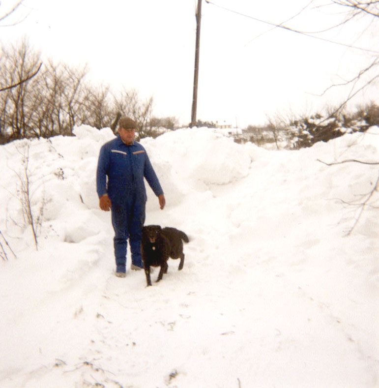  Fen Farm. Ralph Lord with dog Tammy. 
Cat1 People-->Other Cat2 Weather Cat3 Families-->Lord / Marriage
