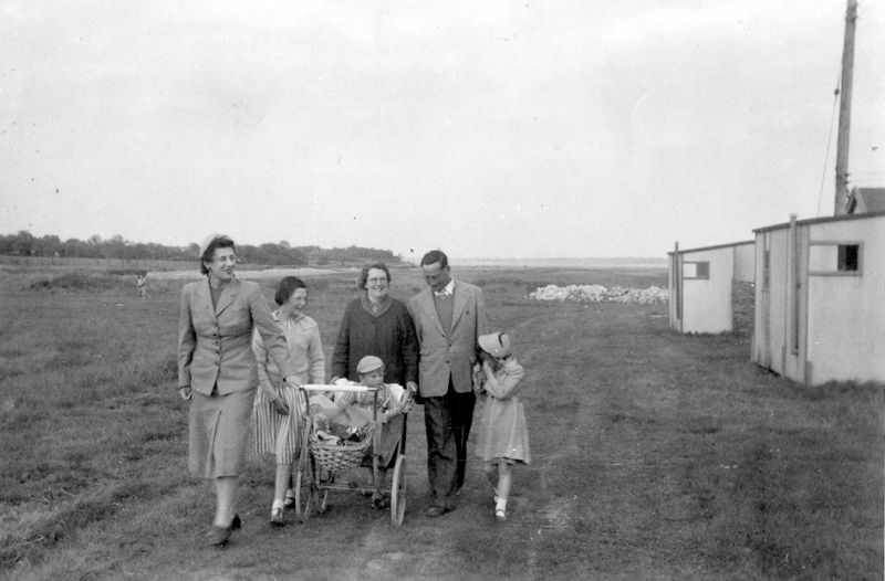  Whitsun 1956 at Coopers Beach.

Back L-R Peggie Le Marquand, Gene Le Marquand, Ida Le Marquand, Linden Le Marquand

Front Frank Le Marquand, Wenda Le Marquand 
Cat1 Families-->Lord / Marriage Cat2 Mersea-->Beach