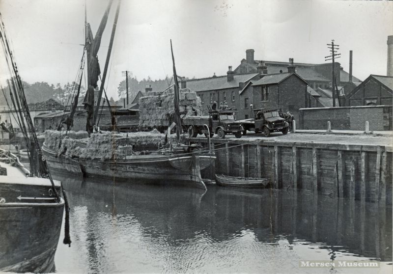 Click to Pause Slide Show


 River Colne down to the Sea by Douglas Went. Photograph 30.

Barges ALARIC left, and BRITISH EMPIRE loading straw. 
Cat1 Places-->Colne Cat2 Places-->Colchester-->Hythe Cat3 Barges-->Pictures