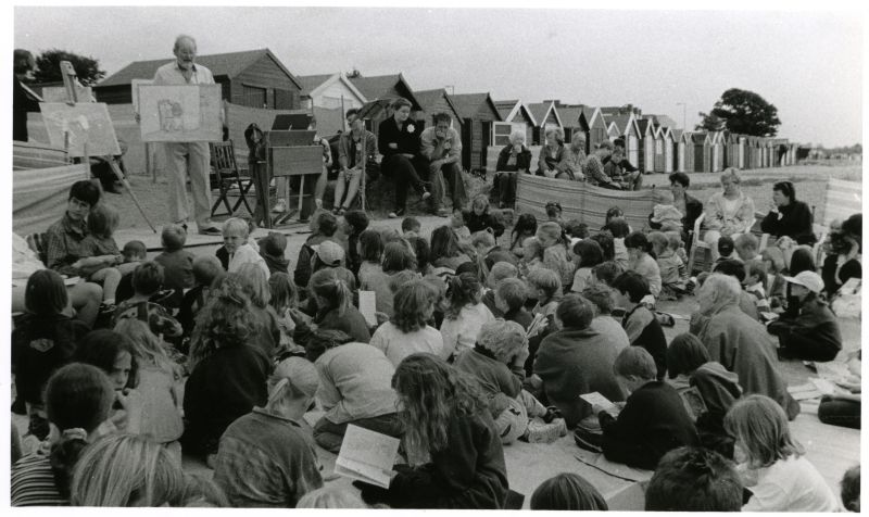  Continuing a 70-year old Mersea Tradition, Peter French conducted yet another Beach Club for the children of visitors and residents in July 1998.

Used in the Mistral 1999. 
Cat1 Mersea-->Beach Cat2 Mersea-->Events Cat3 Families-->French Cat4 Books-->Mistral