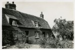 19. ID IA003722 Cottages by the Church, Salcott, Essex. Photo thought to be between 1935 and 1960. One of the cottages was lived in by Nancy Cullum and her mother.
Cat1 Places-->Salcott & Virley