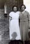 252. ID HAY_HEB_078 Daphne Crick & Betty Hewes (right).
Cat1 Families-->Hewes Cat2 People-->Other