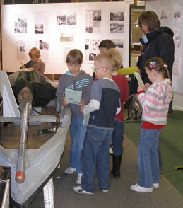 Tiptree St Luke's School visit to Mersea Museum June 2009 - gun punt