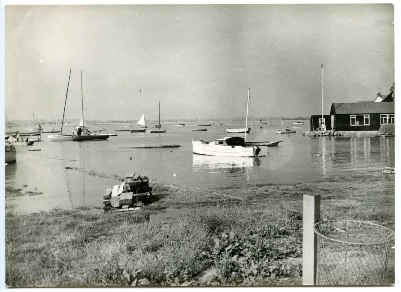 Click to Pause Slide Show


 At Mersea 
Cat1 [Not Set] Cat2 Mersea-->Old City & the Hard