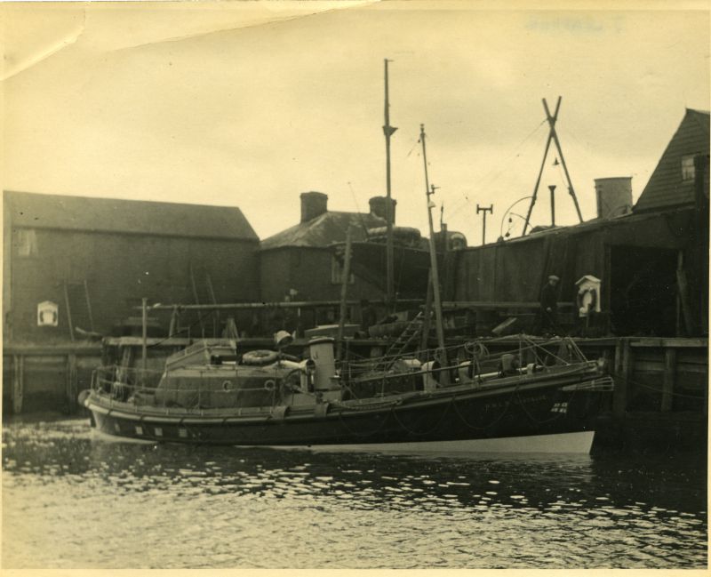 ID BF72_001_028_001 R.N.L.B. GERTRUDE at Rowhedge Ironworks. Built by Rowhedge Ironworks, completed ...