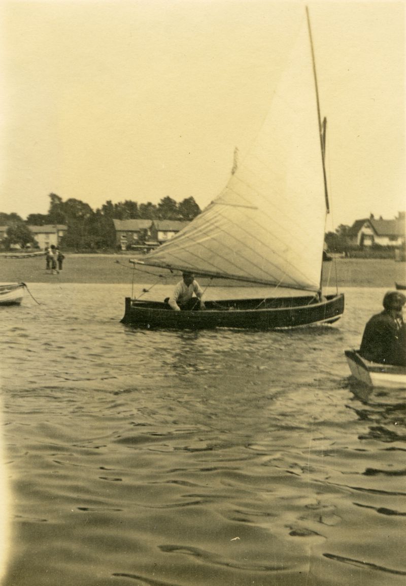  West Mersea Town Regatta 1924. 
Cat1 Yachts and yachting-->Sail-->Small yachts / dinghies Cat2 Mersea-->Regatta-->Pictures