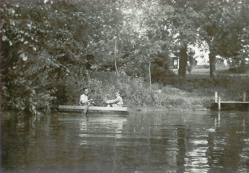  A secluded corner of the Boating Lake - Broomhills Road in the background. Now the site of Shears Crescent. Douglas & David Cooke 1936-8. 
Cat1 Mersea-->Views