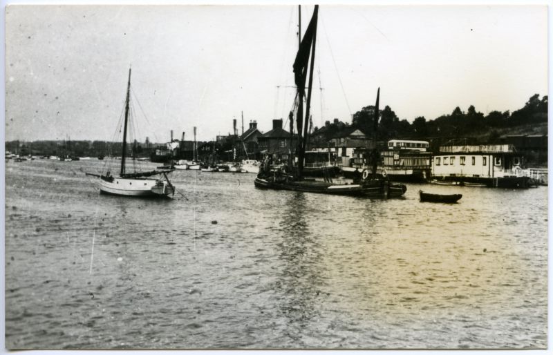 Click to Pause Slide Show


 From Lower Thames file. Unidentified barge passing Benfleet.

Ron Green has a similar postcard and writes it is an ex Smeed Dean barge, probably BUCKLAND. Most likely loaded with Thames Ballast from the dredger, which she will carry on a little further around the bend to a wharf in part of the creek which is now filled in. 
Cat1 Barges-->Pictures Cat2 Places-->Thames