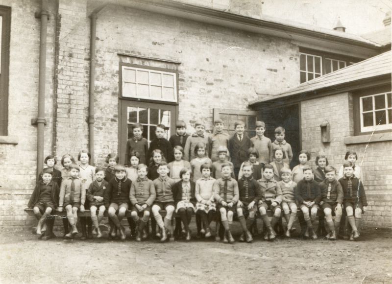  Birch School 1920s.

Joan Pettican middle row, second from left.

Original photograph from Scholastic Souvenire Co. Ltd., Blackpool 
Cat1 Birch-->School