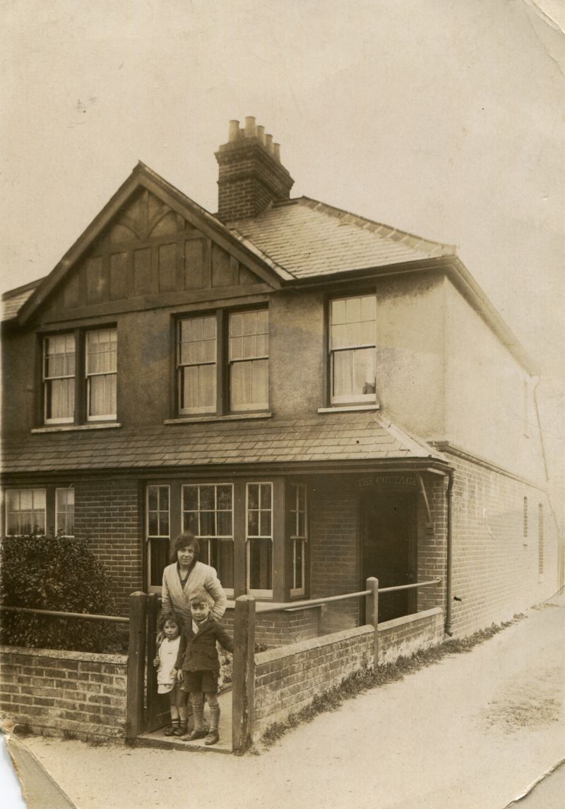  Edith Mussett née Sampson.

Lorna Ann and Keith Walter Mussett.

58 Station Road, Tollesbury 
Cat1 Families-->Mussett Cat2 Tollesbury-->People Cat3 Tollesbury-->Buildings