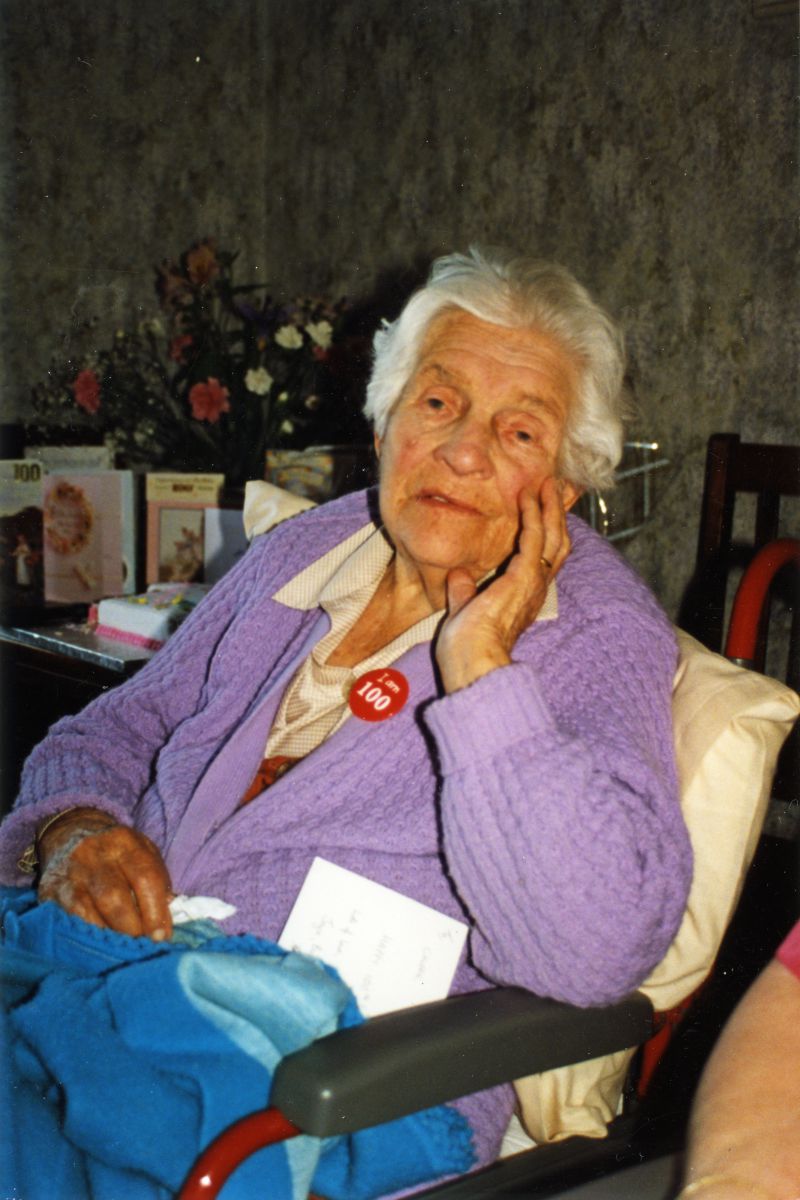  Violet Chatters, 100 years old on 1st May 1994 
Cat1 Families-->Other