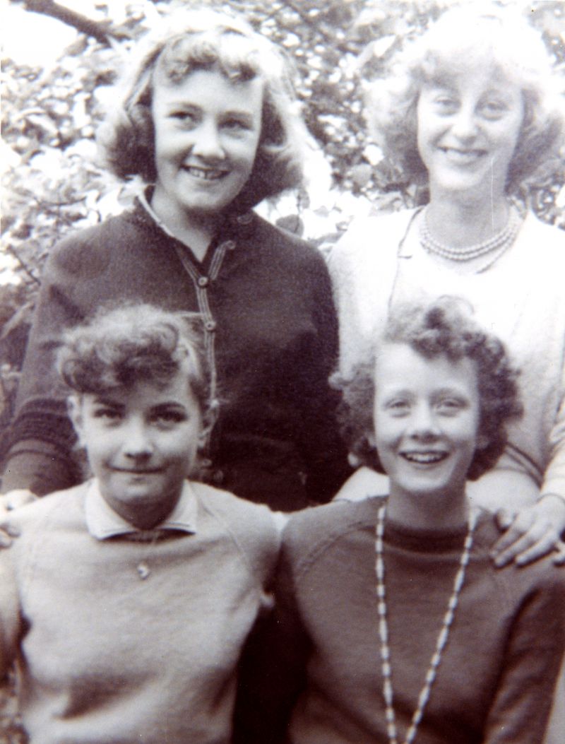  Back Carol Wignall, Gloria Simmonds

Front Susan Mace, Judy Farthing daughter of Bill Farthing dairyman.

From Album 4. 
Cat1 Families-->Farthing