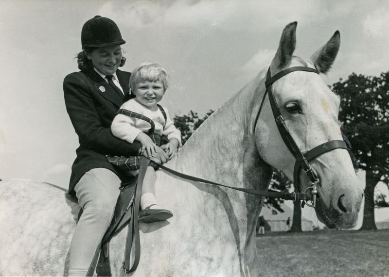 ID AWA_215 Anne Watson née Knight with niece Gill Baker 3yrs old. Arva Lad (Paddy) ...