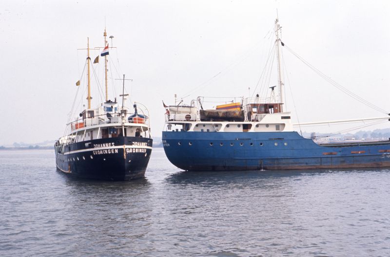  Coasters in the Colne off Brightlingsea. JOHANNES of Groningen on left.
The vessel on the right is thought to be SUSAN IMO 5169497 which was operated by Thos. Watson but owned by J.E. Gray & Sons of Rochester between
October 1969 and March 1973 and was formerly the Dutch JANS BRONS. 

Rick Hogben Collection from SSBR Archive, BT/28/ 
Cat1 Ships and Boats-->Merchant -->Power Cat2 Places-->Colne