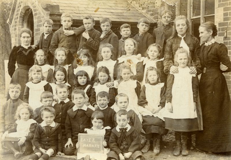  Layer Marney School. Around 1910 ? 
Cat1 Places-->Layer Marney