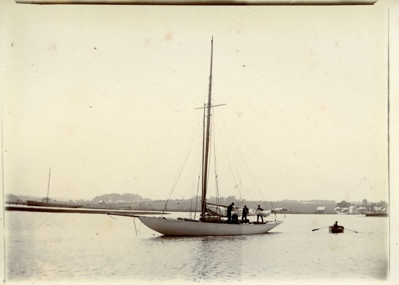  Photo marked HEROINE afloat.

HEROINE was completed Forrestt & Son, 1903, Official No. 124485. Later renamed HEROINE OF TROY. 
Cat1 Yachts and yachting-->Sail-->Larger Cat2 Places-->Wivenhoe-->Shipyards