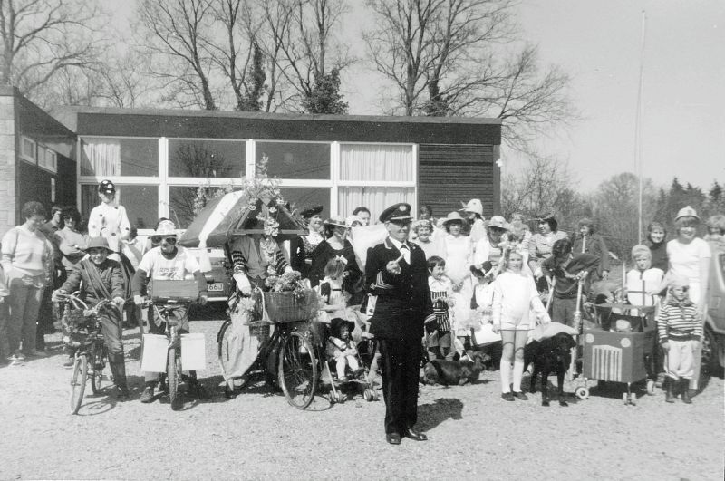  Outside Peldon Village Hall in 1984, ready for the procession on wheeled vehicles in as part of the 100th anniversary of the 1884 earthquake. Master of Ceremonies Albert Brown 
Cat1 Places-->Peldon-->People