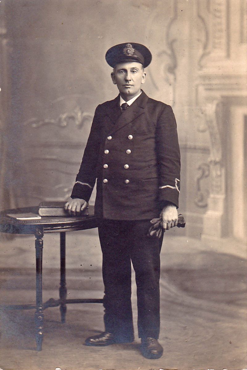  Robert Stephen Appleton, Sub Lieutenant Malta.

1879 - 1953 
Cat1 Tollesbury-->People