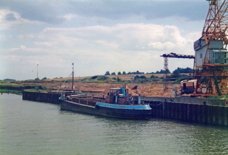  BRANDRAM built 1915, at Fingringhoe Ballast Quay. Built 1915 as X Lighter X.67 - in 1955 she was acquired by Bowker & King.

Photo by Chris Reynolds 
Cat1 Places-->Fingringhoe Cat2 Ships and Boats-->Merchant -->Power