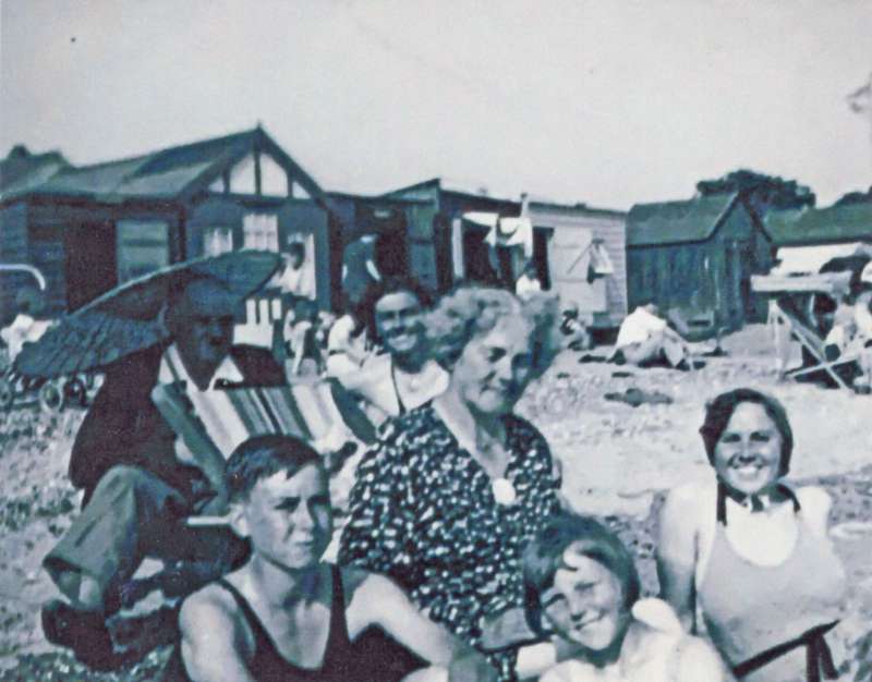  At the beach - Carter family

Front left Des Carter, Grandma, Sheila Carter, another one of the sisters. 
Cat1 People-->Other Cat2 Mersea-->Beach