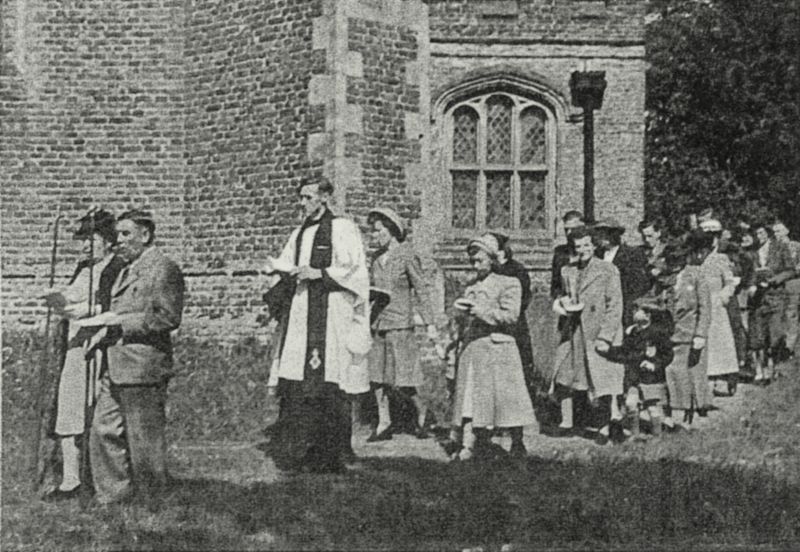  Layer Marney, Rogation Sunday 1949. On the Left, Basil Bowyer, one of the two churchwardens, leads Rector George Armstrong and the congregation.

From  ...
Cat1 Places-->Layer Marney