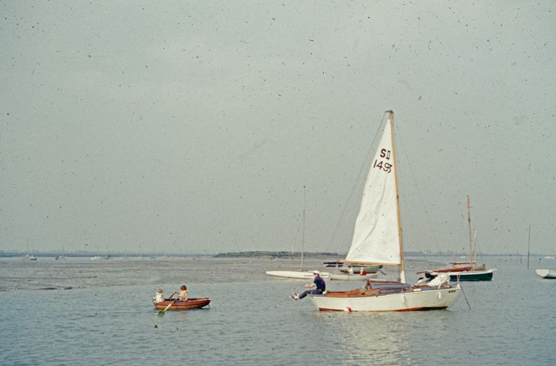  SD1493 
Undated 35mm slide by Jean Booth. 
Cat1 Yachts and yachting-->Sail-->Small yachts / dinghies