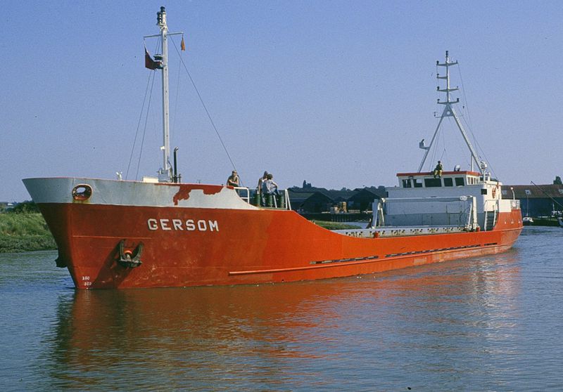  GERSOM passing Rowhedge. IMO No. 7819814. Built 1979 575 grt. 
Cat1 Ships and Boats-->Merchant -->Power Cat2 Places-->Rowhedge