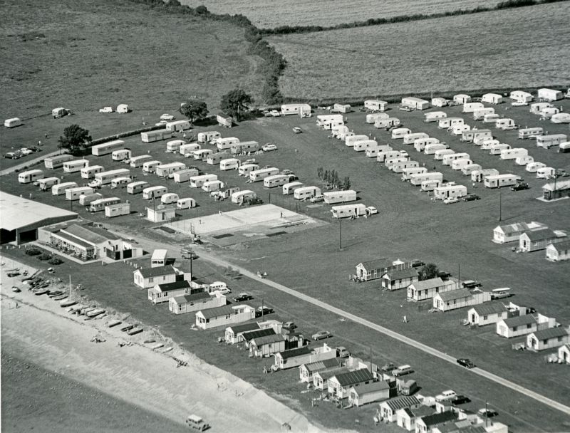  Jack Botham aerial photograph 9110A. Coopers Beach chalets and caravans. 
Cat1 Aerial Views-->Mersea Cat2 Mersea-->East Cat3 Mersea-->Buildings Cat4 Mersea-->Beach