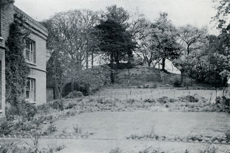  Mersea Barrow from the west, with the garden of Barrow Hall in the foreground. 

Picture by S. Hazzledine Warren, from The Opening of Romano-British Barrow - frontispiece. 
Cat1 Mersea-->Barrow-->Reports Cat2 Mersea-->Barrow-->Pictures