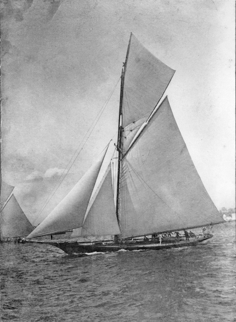  Cutter CREOLE 54 tons. Built by Forrestt & Son Wivenhoe in 1890. In 1912 she had sails made by Gowen and Company, then of Tollesbury.

Skipper Charles Leavett. 

Crew: W. Gager, G. Rice, E. Burrows, S. Heard, C. Leavett, E. Pearce, Col. W.S. Bagot. 
Cat1 Yachts and yachting-->Sail-->Larger Cat2 Tollesbury-->People