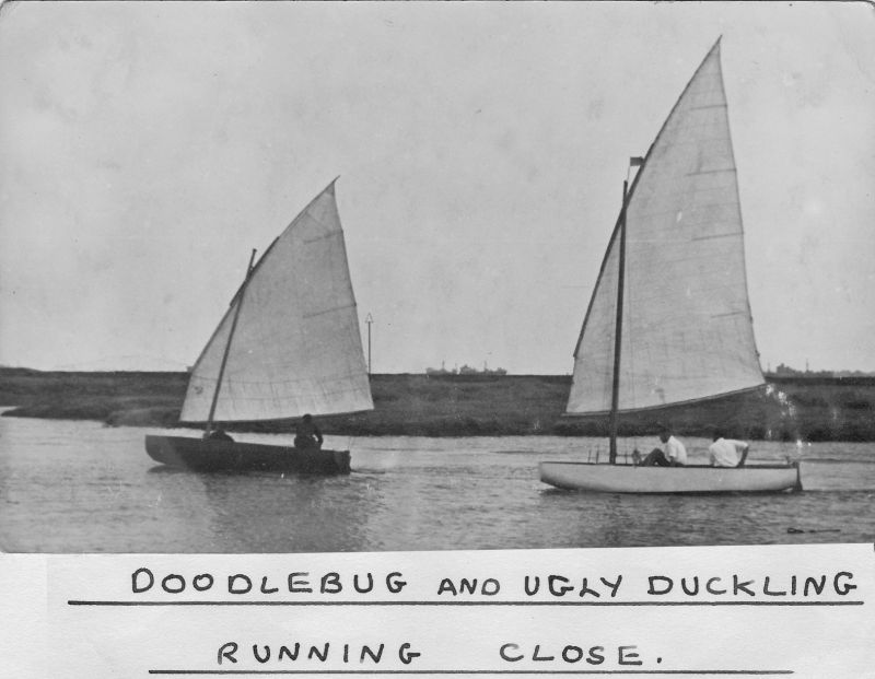  DOODLEBUG and UGLY DUCKLING running close. Tollesbury Sailing Club. 
Cat1 Tollesbury-->Yachting Cat2 Yachts and yachting-->Sail-->Small yachts / dinghies