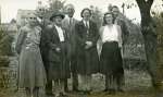6. ID RUD_003_001 Rudlin family group.
L-R 1.Grandmother French, 2. Grandfather French, 3., 4. Mr Brooker, 5. Mrs Brooker, 6. Harold Rudlin, 7. Mary Rudlin
Cat1 Families-->Rudlin Cat2 Families-->French