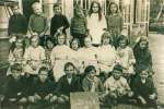 99. ID PBA_118_001 Birch School group 1919 - 1921.
Back row L-R 1. Victor Chaplin, 2. Alf Andrews, 3. Charlie Goodwin, 4. Nelson Whybrow, 5. Minnie Everitt, 6.
Middle ...
Cat1 Birch-->School