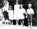 177. ID RSB_033 Mrs Mary French, Cassell (Jim) French, Dora French, Jean Mole, Margaret Mole Don Pullen. Churchfields. c1936
Cat1 Families-->French Cat2 Families-->Mole