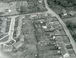 128. ID JBA_584 Jack Botham aerial photograph 630. East Road on right and its junction with Windsor Road, later to become Oakwood Avenue.
Cat1 Aerial Views-->Mersea
